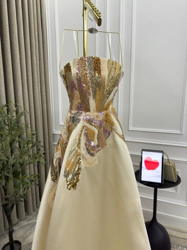 فساتين ميكادو