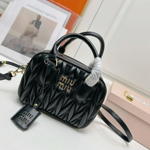 شنطة ميوميو MiuMiu