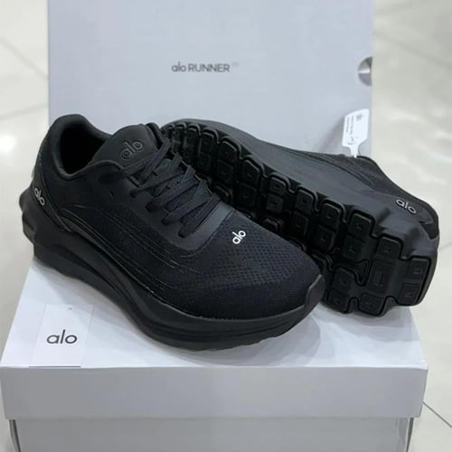 حذاء alo yoga runner