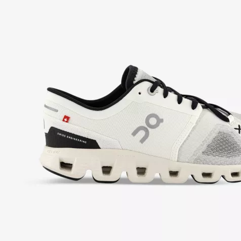 حذاء On Cloud X 3
