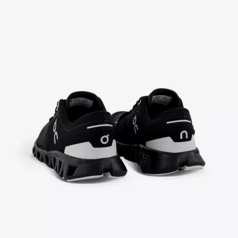 حذاء On Cloud X 3