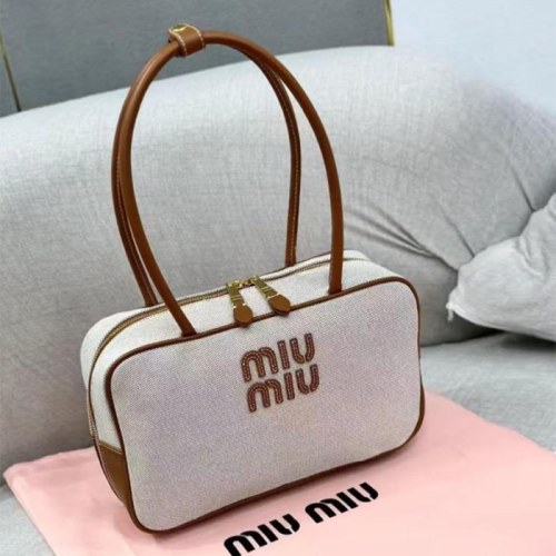 شنطة ميوميو MiuMiu