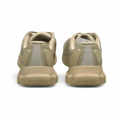 حذاء alo yoga runner