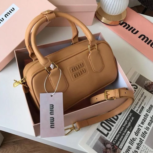 شنطة ميوميو MiuMiu