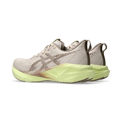 حذاء ASICS Novablast 5