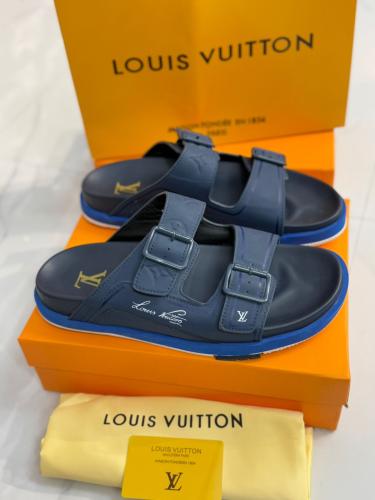 نعال لويس فيتون