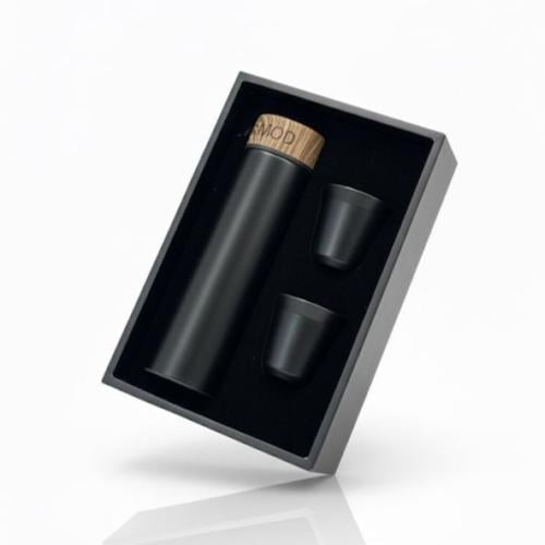 Thermos with small cups