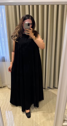 فستان أسود