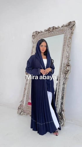 عبايه كسرات بقماش كريب ياباني