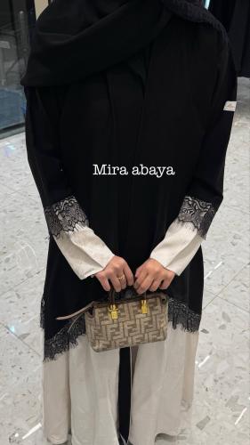 عبايه مالكه بدانتيل