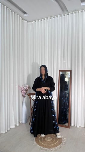 عباية الفراشات