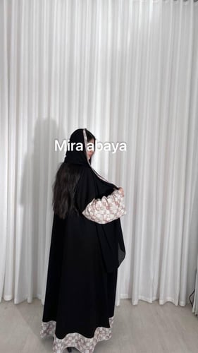 عبايه ميساء