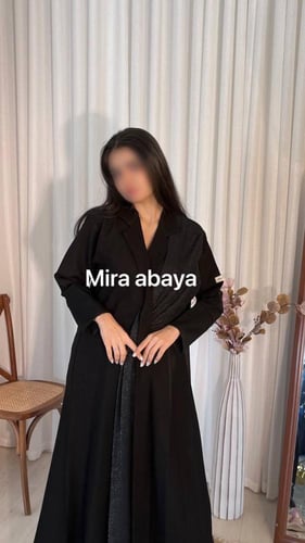 عبايه الجوهره اسود بكسرات اسود