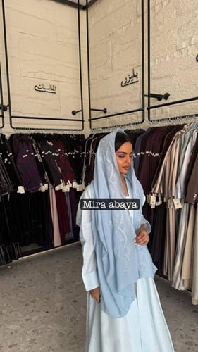 عبايه بتطريز يدوي