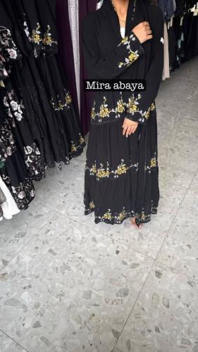 عبايه حلا تطريز اصفر