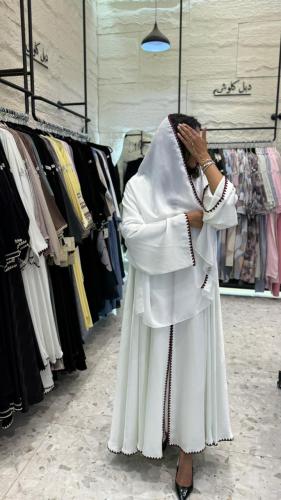 عبايه كلوش ابيض