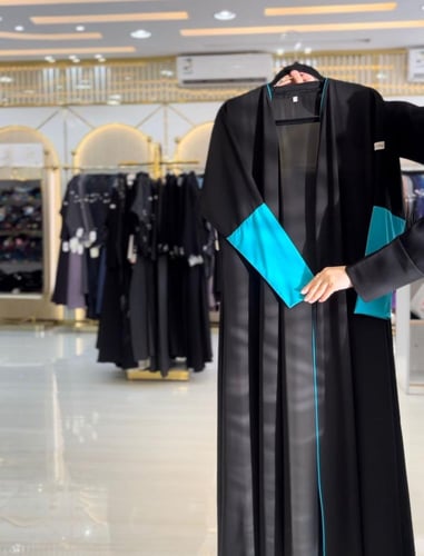 عبايه بأكمام ستريتش