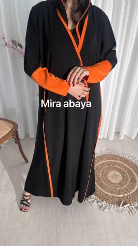 عبايه باكمام ستريش مخططةة