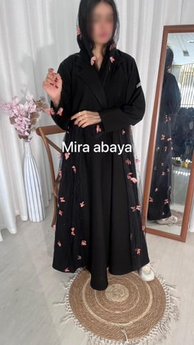 عباية الفراشات