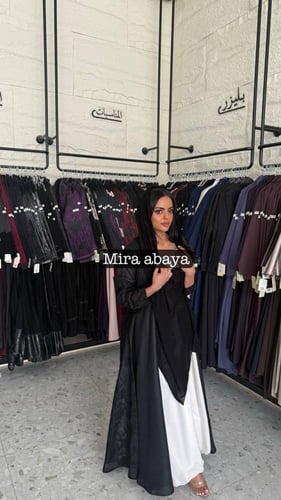 عبايه بتطريز يدوي