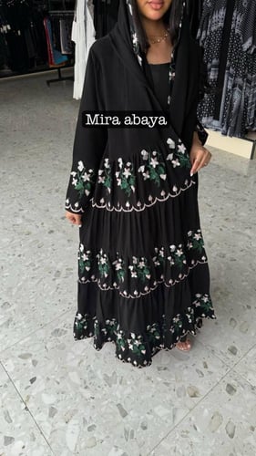 عبايه حلا بالتطريز الجديد