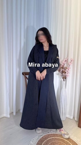 عباية بليزر مقلم بطبقه داخليه