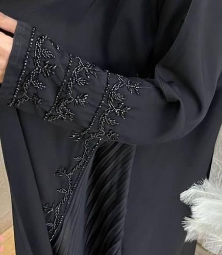 عباية شك اسود بكسرات