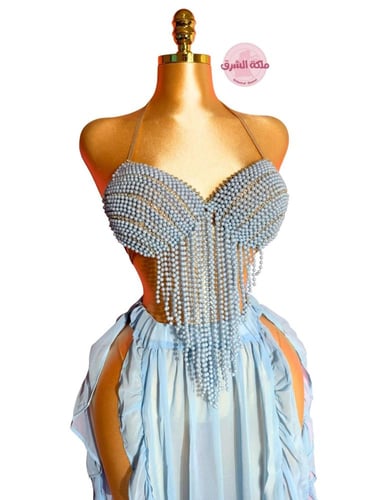 بدلة رقص الملكة بومبونايا (سماوي)