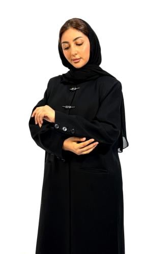 6 – عباية نسائية سوداء بقصة بليزر دوام |لمسات ايلاف