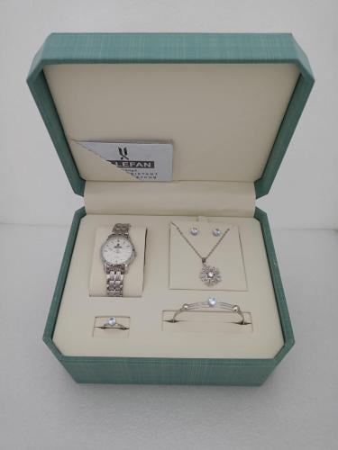 Luxury women's sets