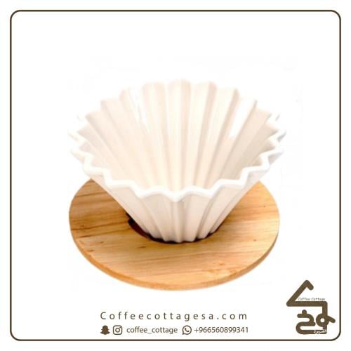 قمع تقطير سيراميك مقاس 2 مع حلقة خشبية اللوان ابيض