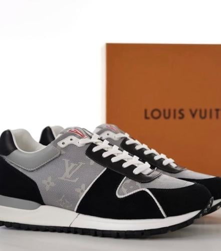 حذاء " لويس ڤيتون" رجالي