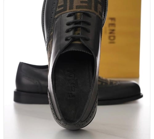 حذاء رسمي رجالي " فندي"