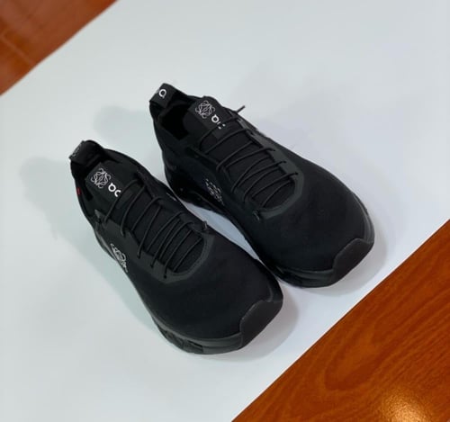 حذاء " on Running " للجنسين