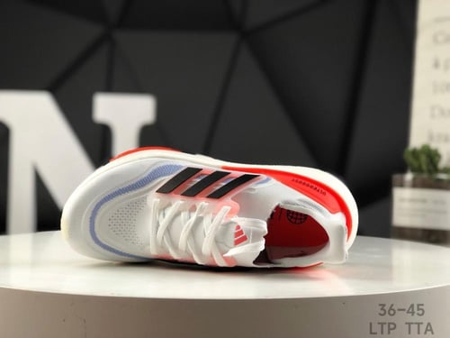 حذاء رياضي رجالي "Adidas Ultra-boost OG"