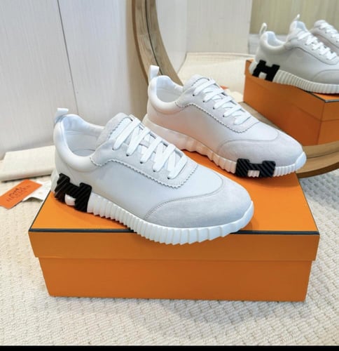 حذاء " هيرمس" للجنسين