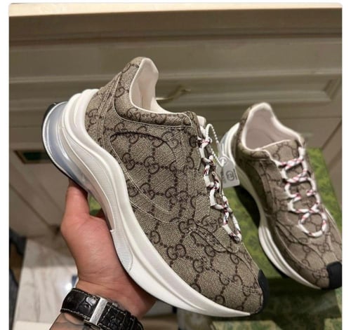 حذاء رجالي من "Gucci "