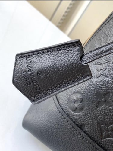 شنطة " لويس ڤيتون" نسائيه