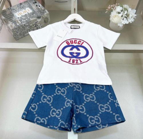 طقم " قوتشي" للاطفال