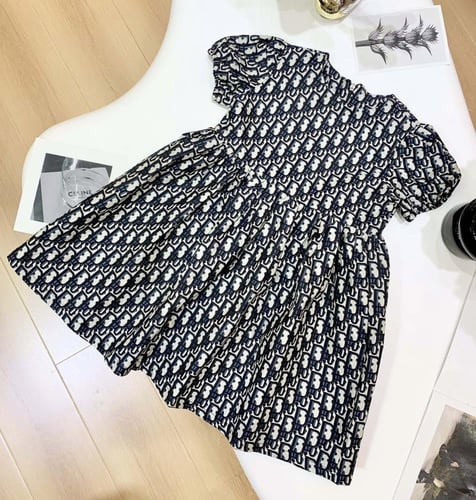 فستان "ديور " للاطفال