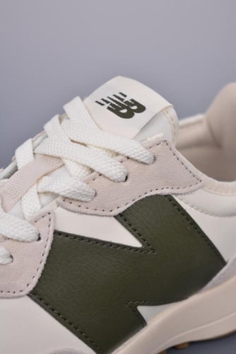 حذاء " نيو بالانس " للجنسين