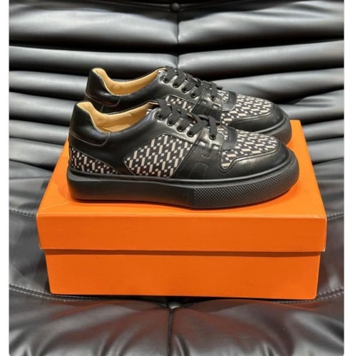 حذاء رجالي من "هيرمس"