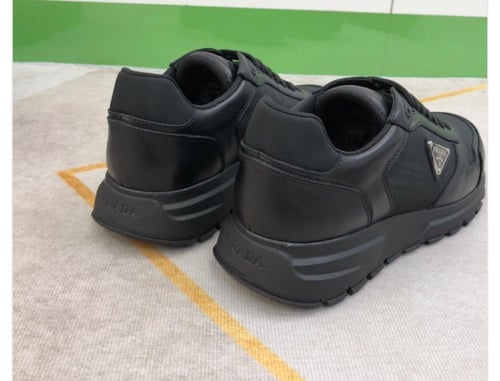 حذاء رجالي من " برادا "