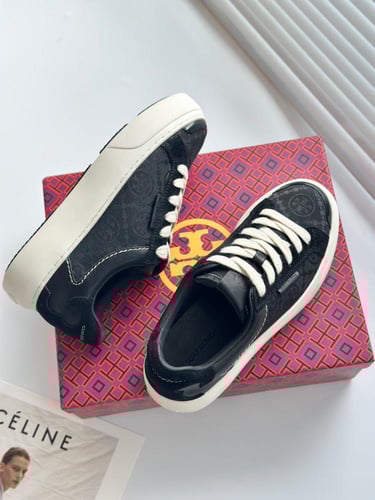 حذاء "توري بورش" للجنسين