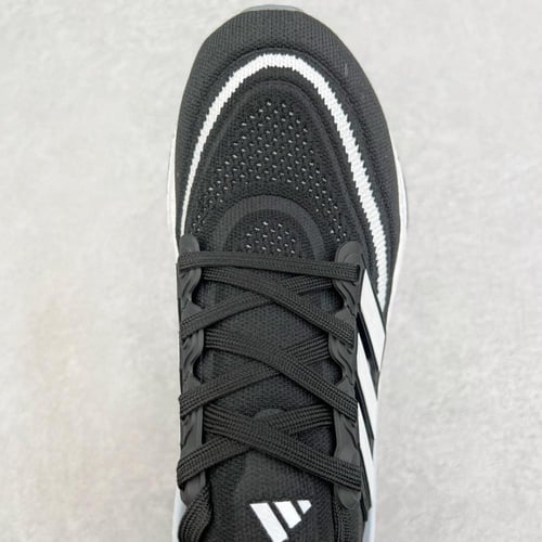 حذاء رياضي رجالي "Adidas Ultra-boost OG"