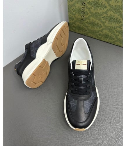 حذاء رجالي من " Gucci"