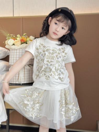 طقم " ديور" للاطفال