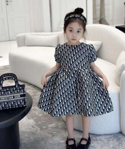 فستان "ديور " للاطفال