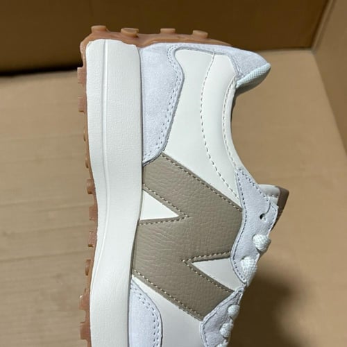 حذاء " نيو بالانس " للجنسين