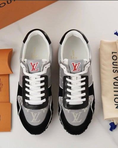 حذاء " لويس ڤيتون" رجالي